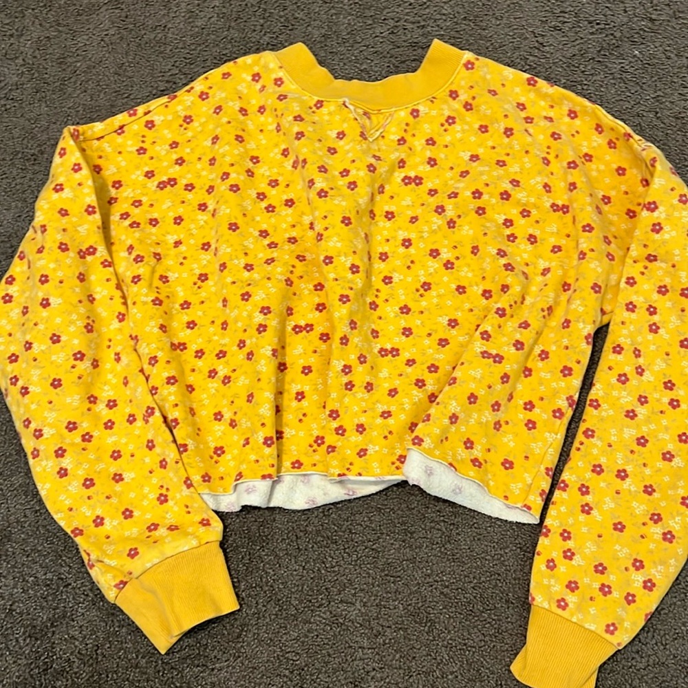 Cropped casual floral sweater